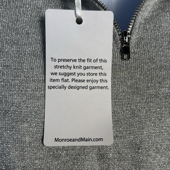 Monroe and Main 3X silver tinsel, pearl midi dress long sleeve - Picture 9 of 9